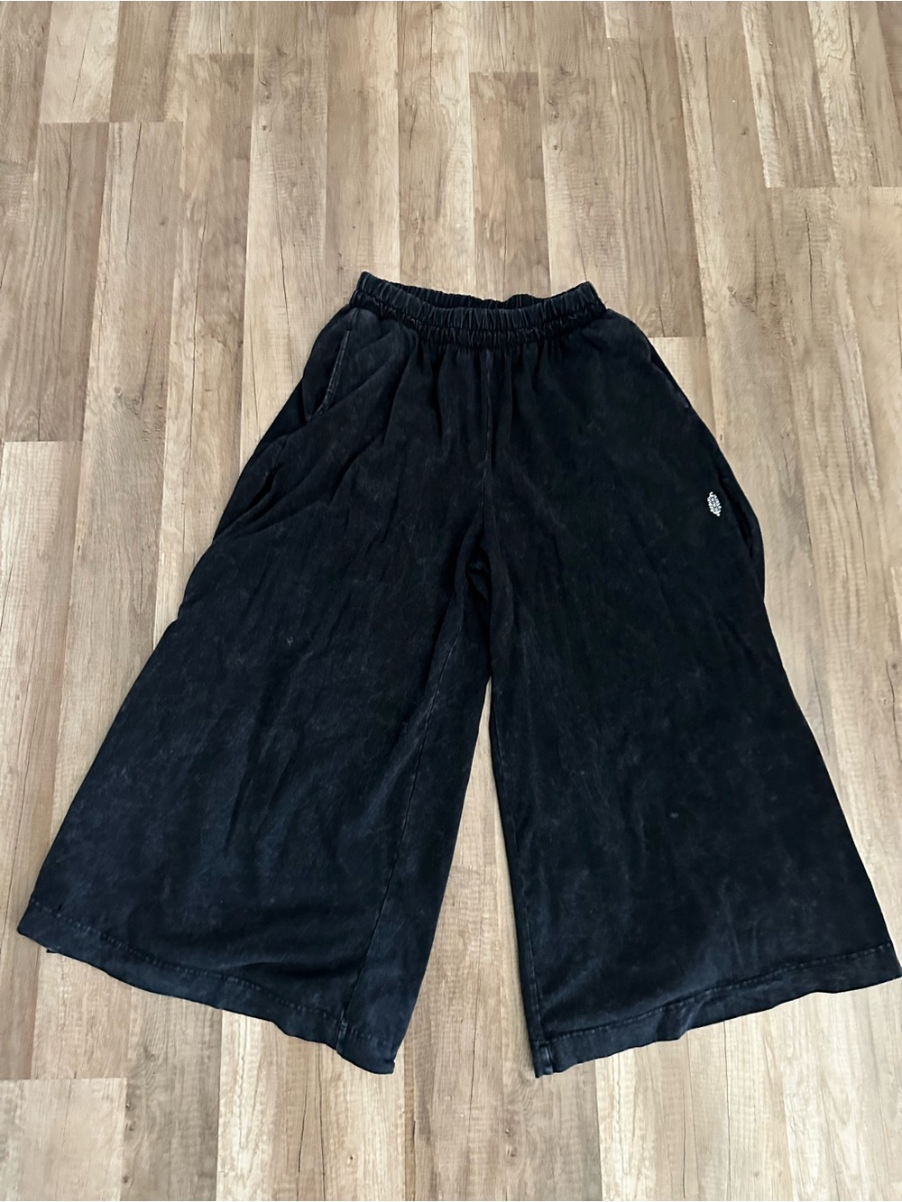 FP Movement Hot Shot Slit Wide Leg Pants black (acid wash) size M